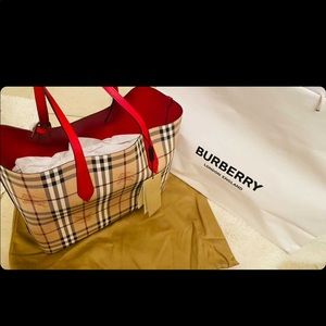 Check leather Burberry bag with tags